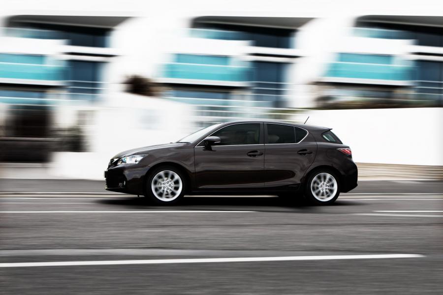  Lexus CT200h 2010 года  (фото 66 из 266)